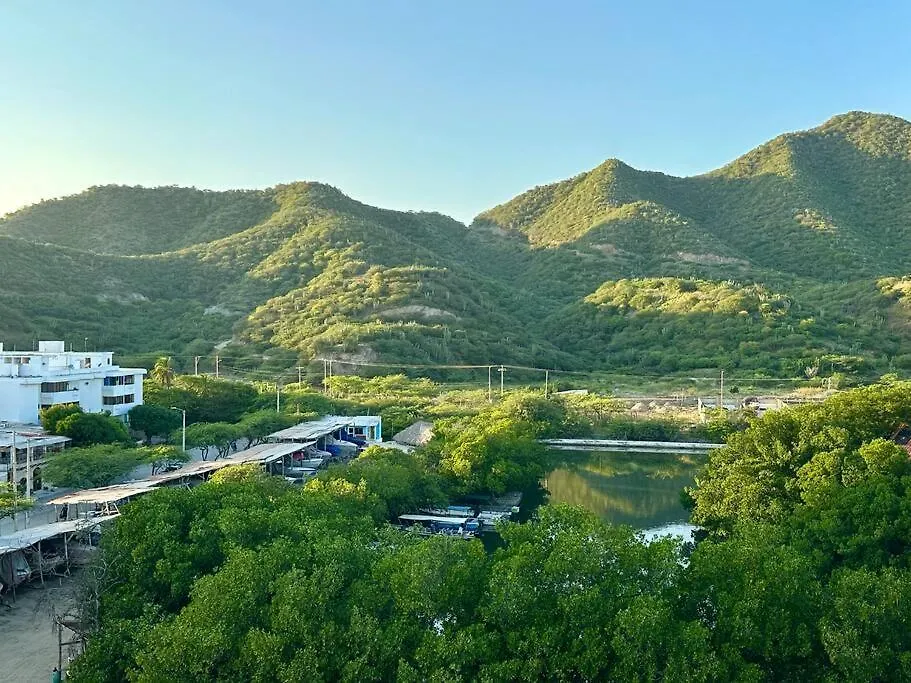 Acogedor Apartamento Rodadero Santa Marta Con Vista Al Lago アパート